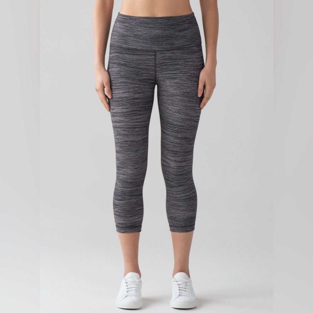 lululemon | size 6 Wunder Under Crop HR 21" Bit Point Ice‎ Grey Black